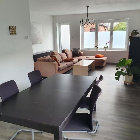 Ranst Private Room With Shared Spaces מראה חיצוני תמונה