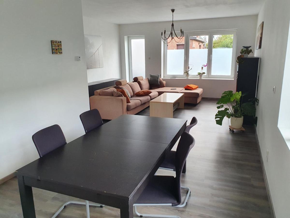 Ranst Private Room With Shared Spaces מראה חיצוני תמונה
