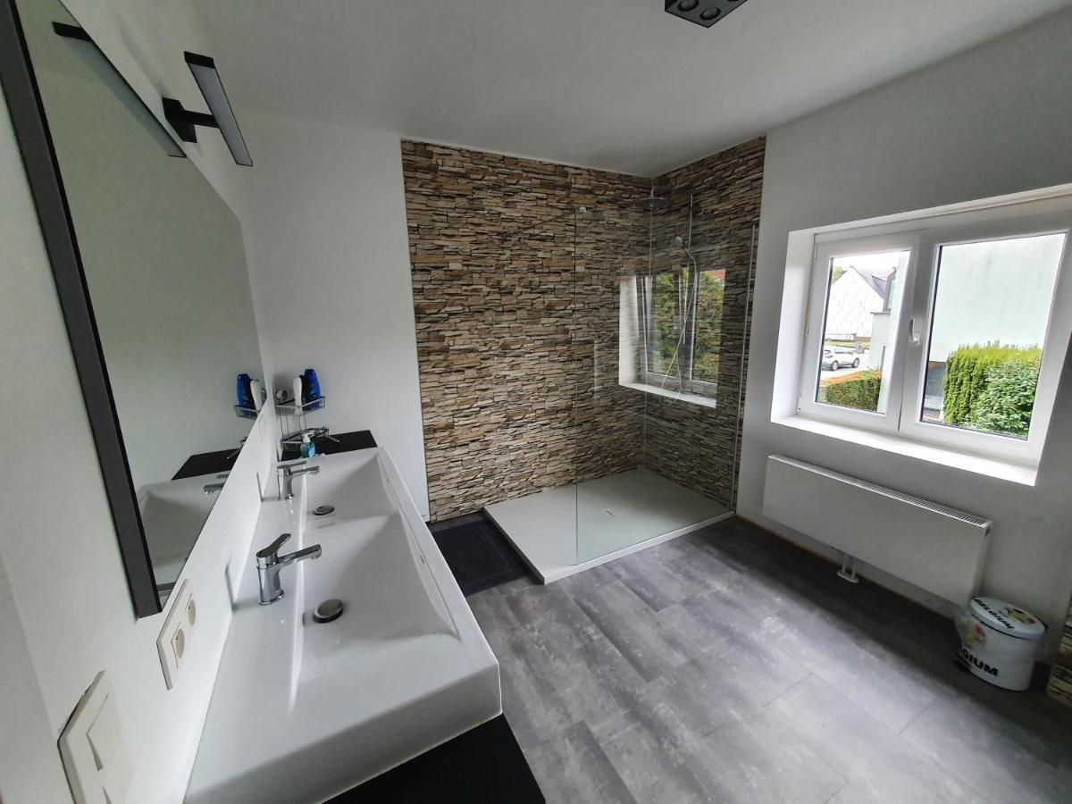 Ranst Private Room With Shared Spaces מראה חיצוני תמונה